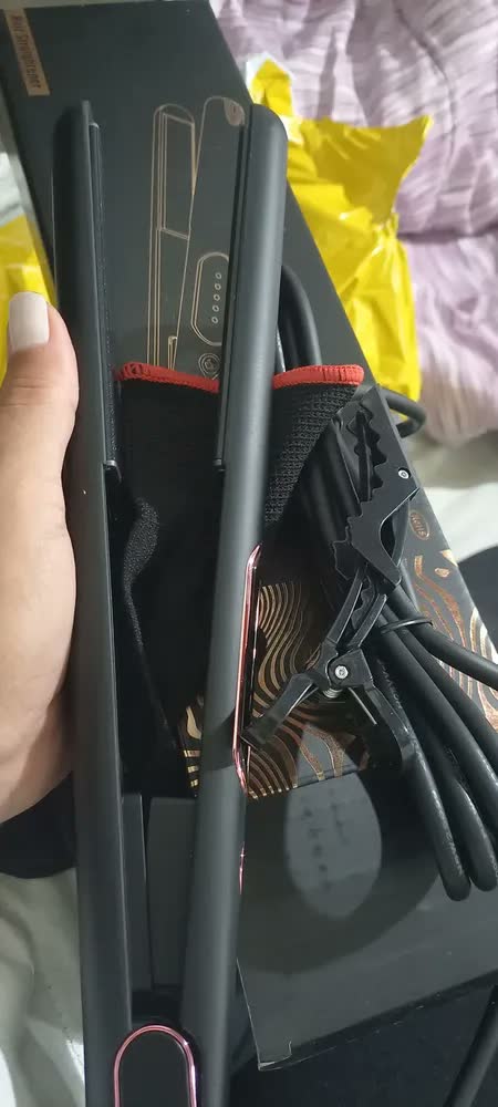 foto de Prancha Chapinha Profissional Bivolt 230°C Íons Negativos Revestimento Cerâmico