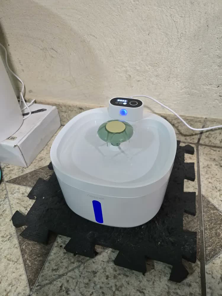 foto de 2.6l Sensor Sem Fio Bebedouro Fonte Para Gato Cão Newpet
