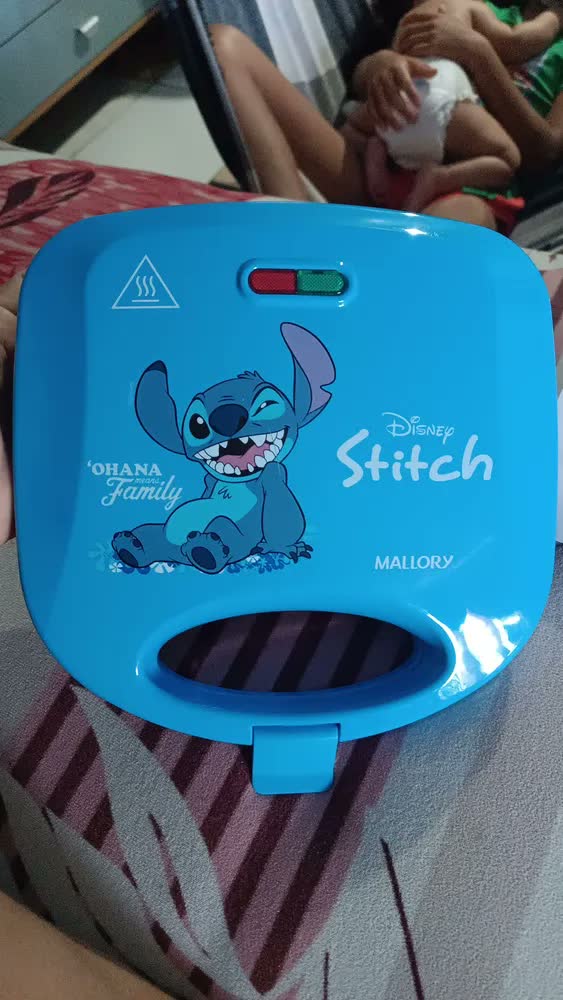 foto de Sanduicheira Elétrica Mallory Stitch – Placas com Design Exclusivo, Superfície Antiaderente