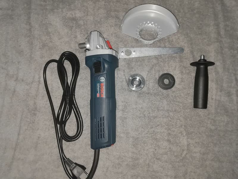 foto de Esmerilhadeira Gws 9-125 S Bosch 900w Controle Velocidade