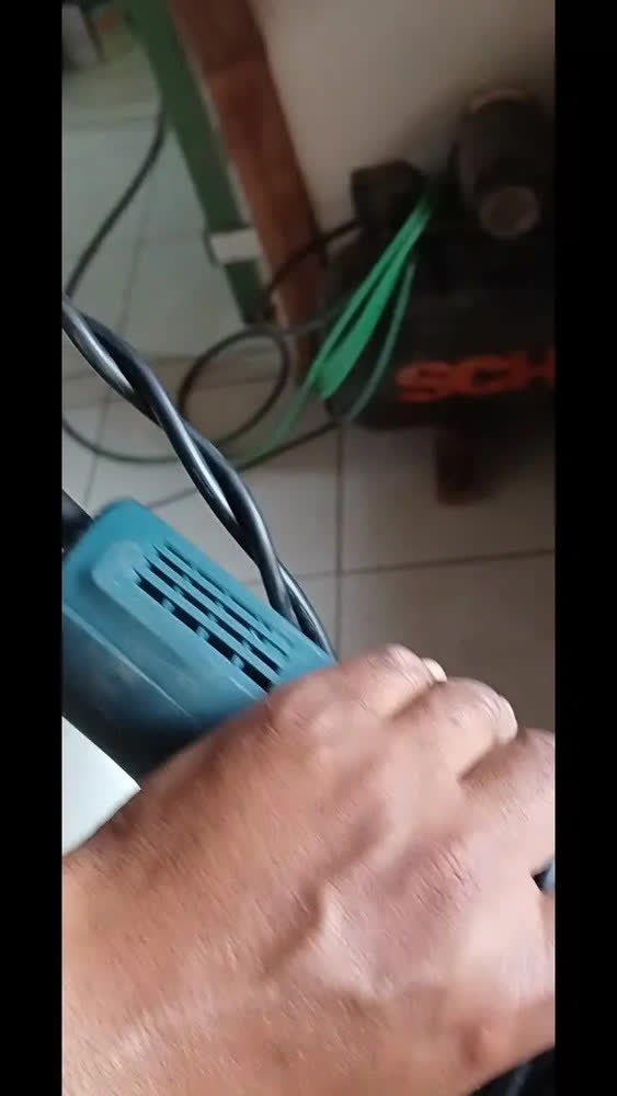 foto de Esmerilhadeira Gws 9-125 S Bosch Controle Velocidade 900w