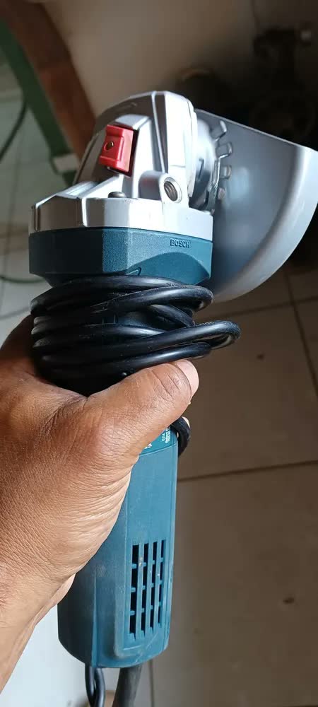foto de Esmerilhadeira Gws 9-125 S Bosch Controle Velocidade 900w