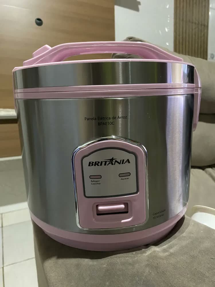 foto de Panela De Arroz Elétrica Britânia Rosa 10 Xícaras Rosa Cor Rosa-claro