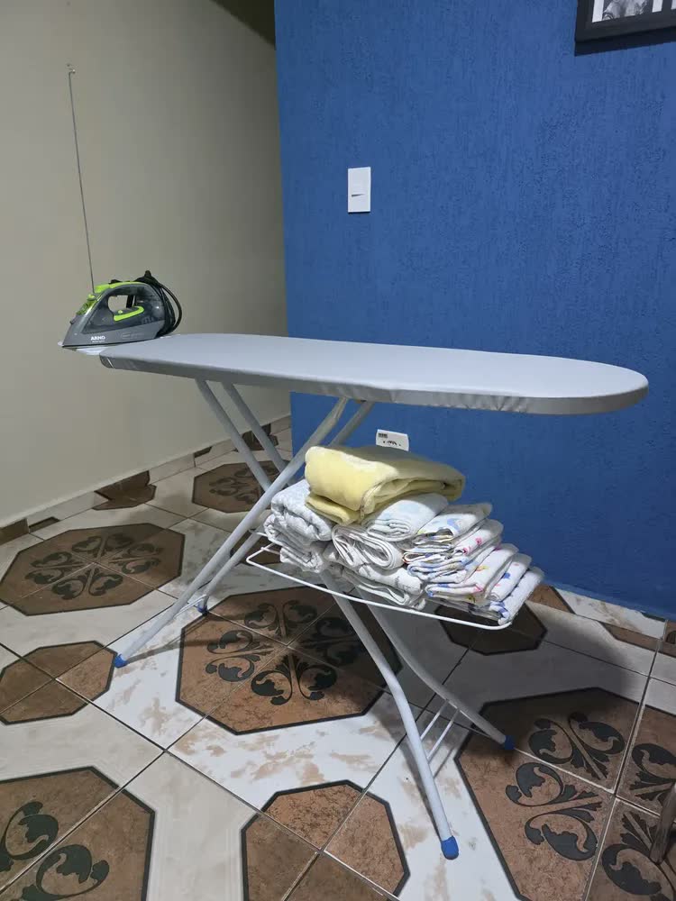 foto de Tábua de Passar Roupa Metaltec 1001 Top Plus com Estrutura Reforçada