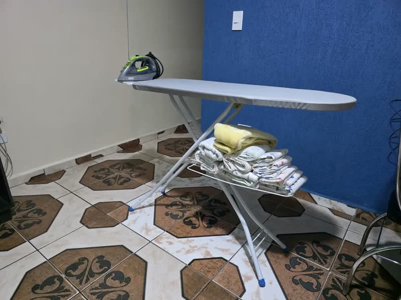 foto de Tábua de Passar Roupa Metaltec 1001 Top Plus com Estrutura Reforçada