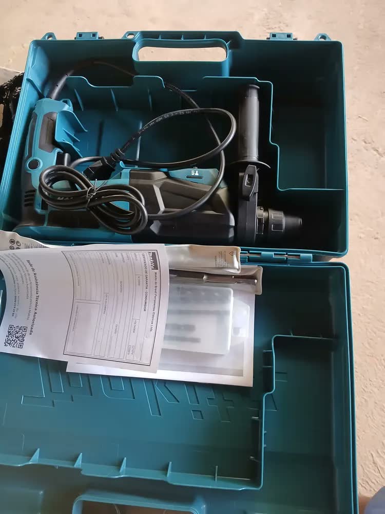 foto de Martelete Combinado 800w Sds Plus Hr2670 Profissional Makita Cor Azul-turquesa