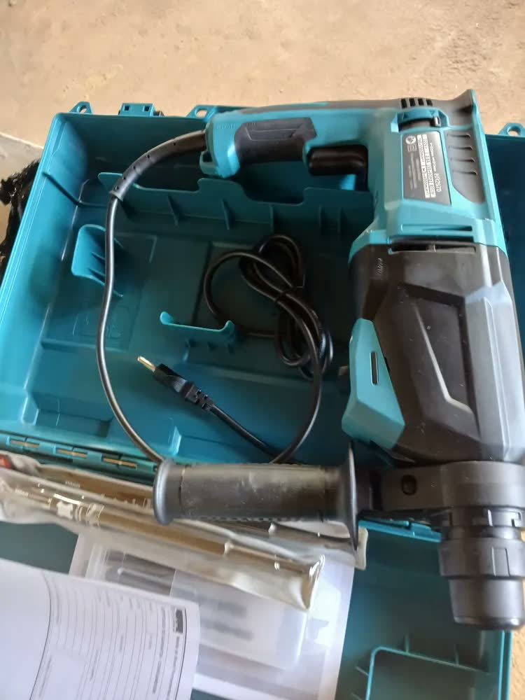 foto de Martelete Combinado 800w Sds Plus Hr2670 Profissional Makita Cor Azul-turquesa