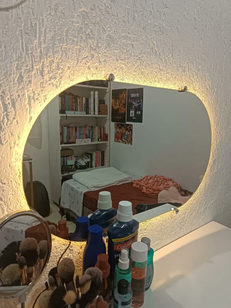 foto de Espelho Oval 76cm Led Para Banheiro Iluminação Sofisticada