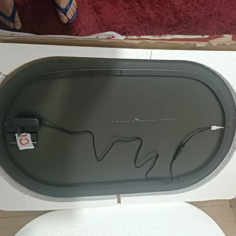 foto de Espelho Oval 76cm Led Para Banheiro Iluminação Sofisticada