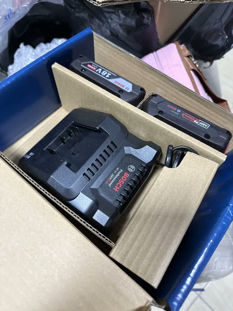 foto de Esmerilhadeira Bosch 2 Baterias 18v Gws 18v-8 Brushless Biv Cor Azul