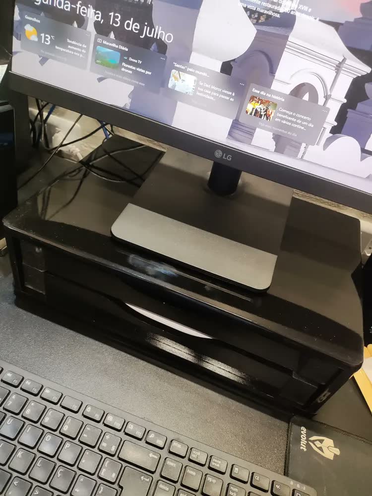foto de Suporte Para Monitor De Mesa 2 Gavetas Escritório Ergonômico Cor Preto Hannover Home