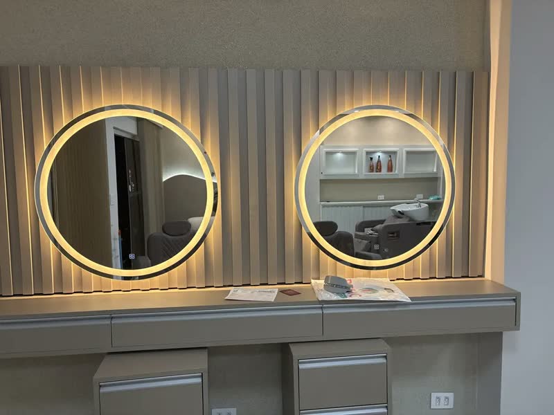 foto de Espelho Redondo 80cm 3 Tons Led Luxo Decorativo Botão Touch