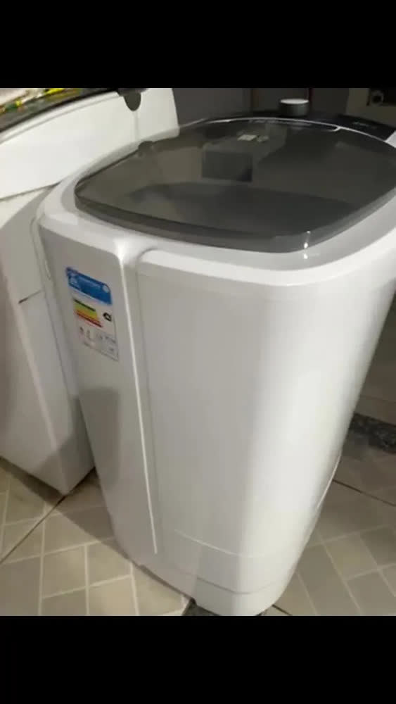 foto de Tanquinho De Lavar Roupa Mueller 20 Kg Semiautomático Mlt20b Preto
