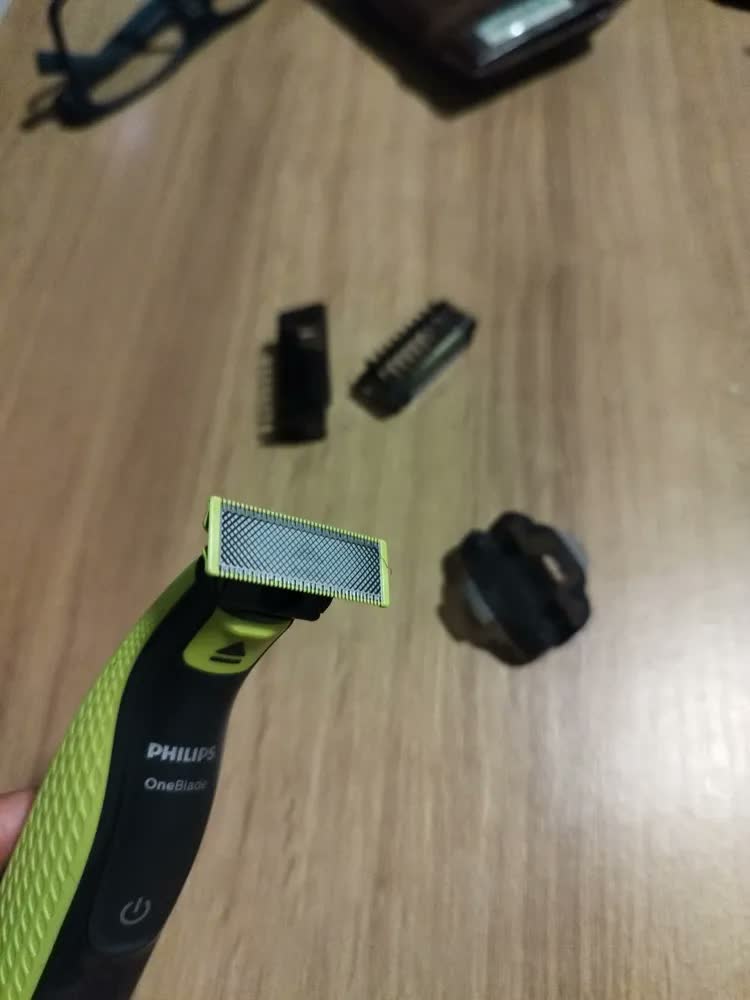 foto de Aparador Barbeador Oneblade Uso Seco Molhado Sem Fio Bivolt Preto/verde