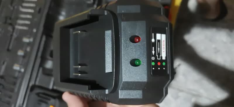 foto de Furadeira Parafusadeira Impacto Runport Brushless 21V Sem Fio 45Nm 2 Baterias 2.0Ah Carregador Rápido Kit Brocas Bits Soquetes Acessórios