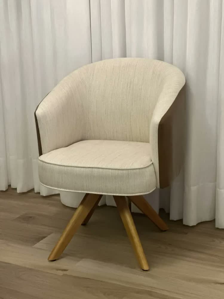 foto de Poltrona Decorativa Giratória Cadeira Base Madeira Conforto