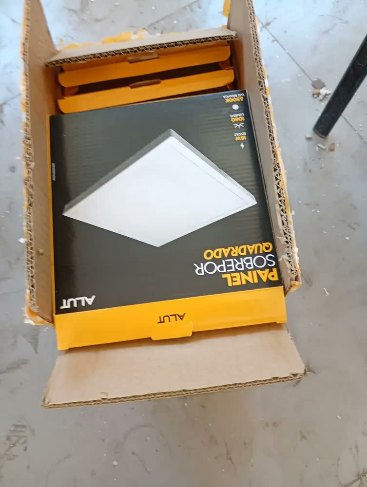 foto de Kit 10 Painel Led Plafon Easy 18w 6500k Branco Frio Bivolt sobrepor Quadrado Cod: ALUT000505-10 Alut By Avant