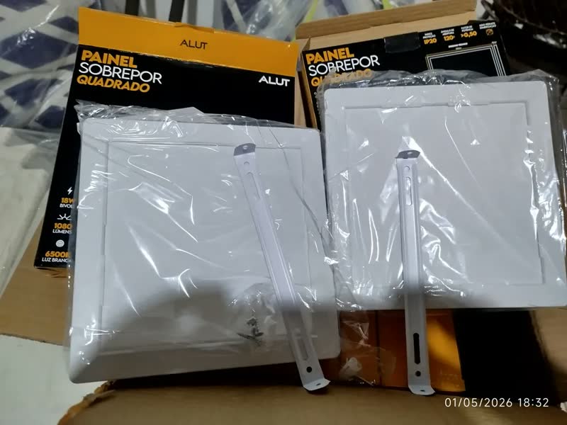 foto de Kit 10 Painel Led Plafon Easy 18w 6500k Branco Frio Bivolt sobrepor Quadrado Cod: ALUT000505-10 Alut By Avant