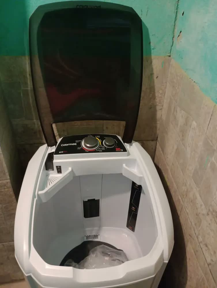 foto de Tanquinho Lavadora Semi Automática Colormaq Ecomax Lcs 20kg Cor Preto