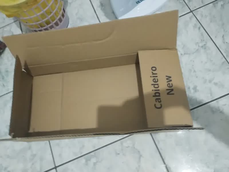 foto de Cabideiro Arara Chão Com Sapateira Moderno Loja Quarto Preto