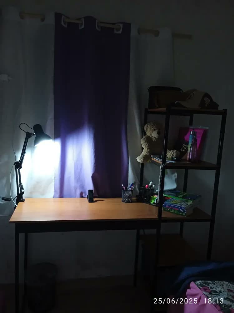 foto de Luminária De Mesa Leitura Estudo Escritório Quarto Trabalho Manicure Salão De Beleza Abajur Articulada 360° 2x1 Com Garra Flex E Base A+ Utilidades Preta