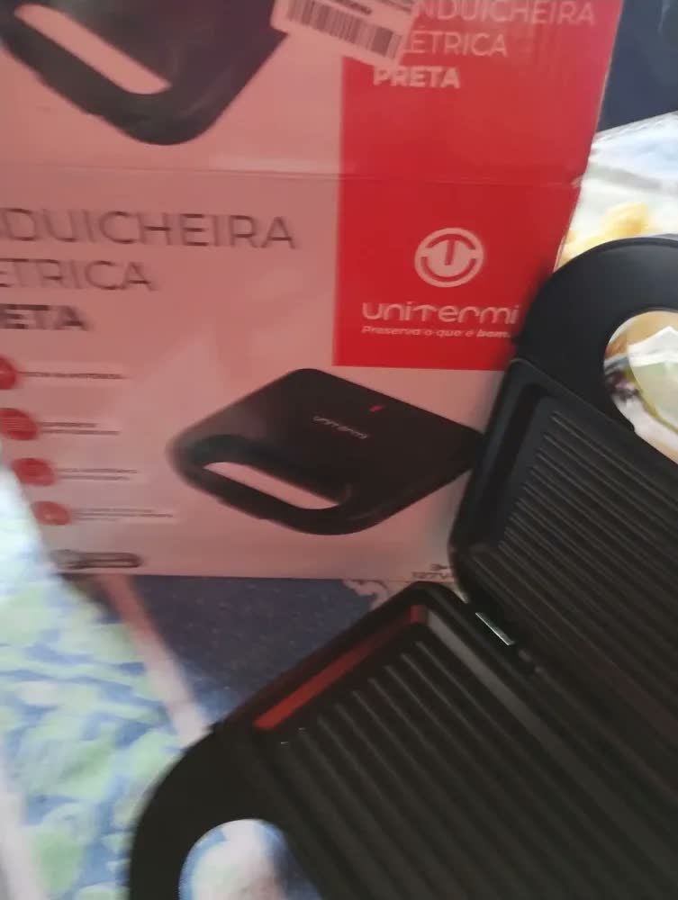 foto de Sanduicheira Elétrica Grill Chapa Antiaderente 750w 110/220v