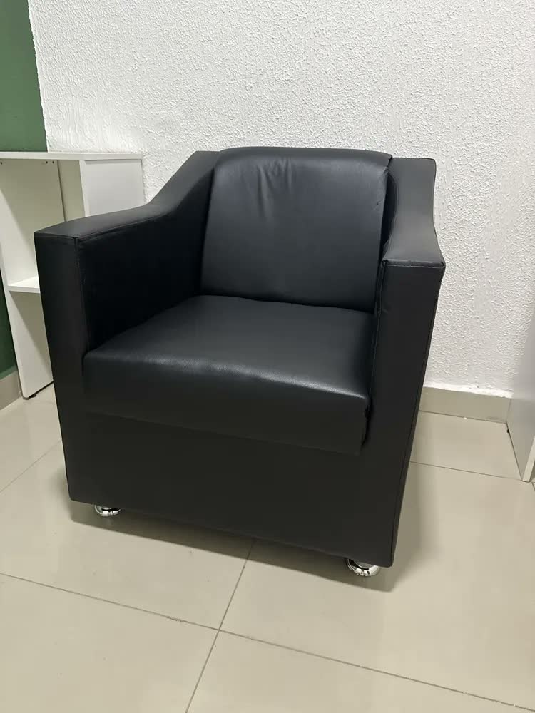foto de Kit 2 Poltronas Killa Para Recepção Consultório Barbearia