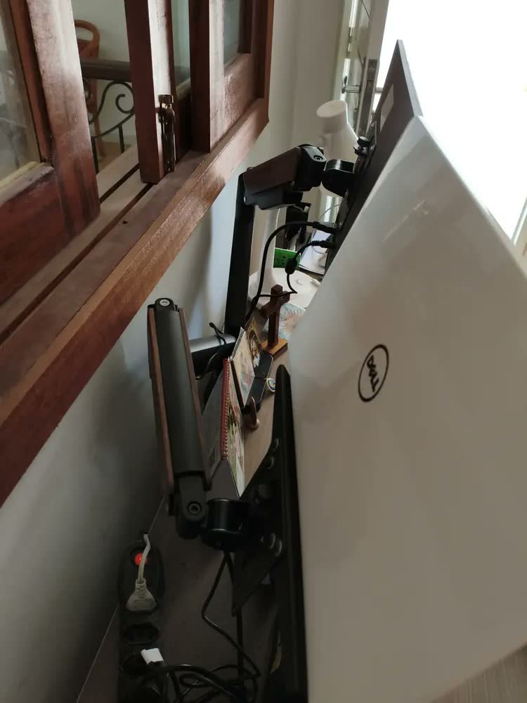 foto de Suporte Articulado para Monitor Zinnia Rust 200 Preto, com Pistão a Gás, para Telas de 17