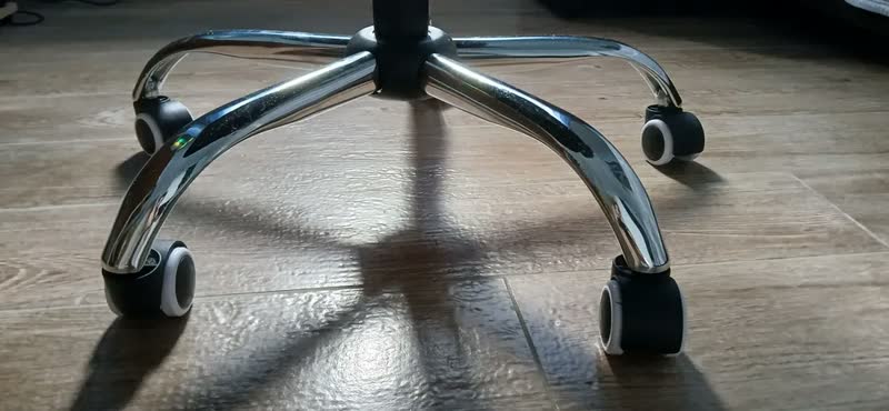 foto de Cadeira De Escritório Ergonômica Giratória B100 Boston Preta Com Estofado Mesh Com Ajuste Lombar Luvinco