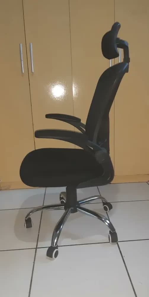 foto de Cadeira De Escritório Ergonômica Giratória B100 Boston Preta Com Estofado Mesh Com Ajuste Lombar Luvinco