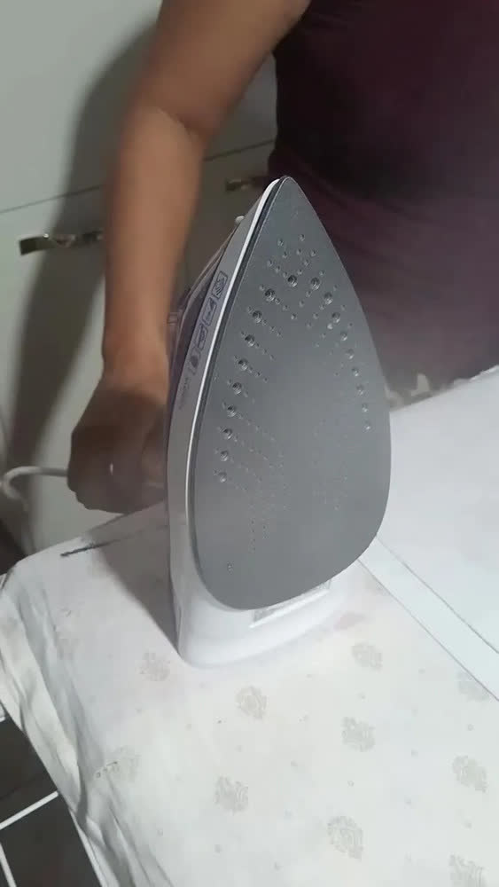 foto de Ferro De Passar À Seco Ou À Vapor Black&decker Fx1050 1200w