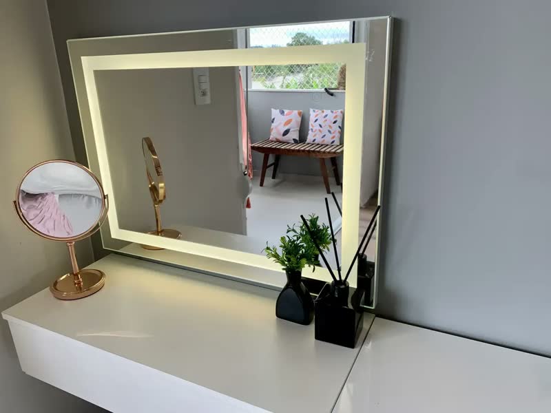 foto de Espelho Led Touch 0,80 x 0,60 Para Banheiro Penteadeira