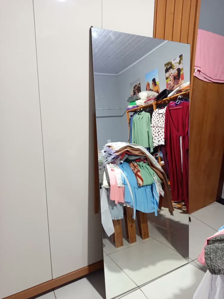 foto de Espelho Decorativo Grande Parede E Chão corpo inteiro Isadora A180 X C80 - Demoglass - Moldura Lateral Preta