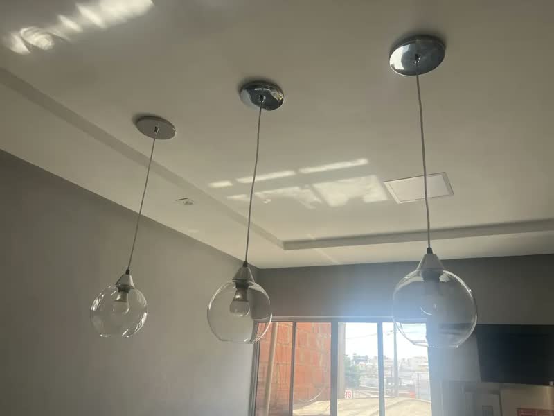 foto de Lustre Pendente De Vidro Cupula Cores De Base Moderno Estrutura Dourado