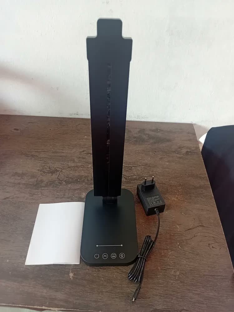 foto de Luminária de Mesa LED de Dupla Cabeça para Estudo e Escritório com USB