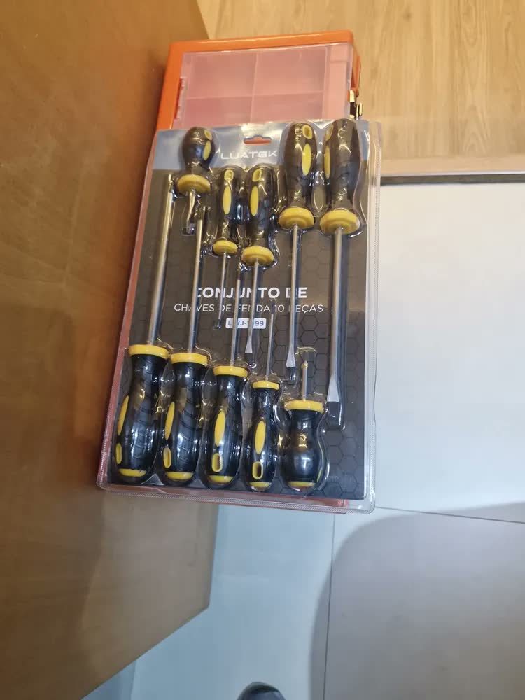 foto de Jogo Chaves Fenda Phillips 10 Peças Imantadas Aço Cromado Cabo Emborrachado Ferramentas Manutenção Reparos Oficina Uso Doméstico Profissional