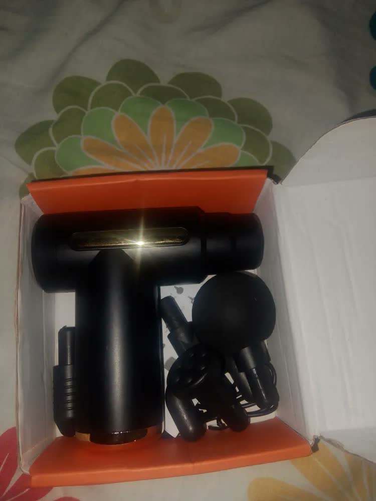 foto de Massageador Pistola Elétrica Profissional Muscular Portátil Aparelho Fisioterapia Corporal, 6 Velocidades 4 Cabeças De Massagem - Micgeek