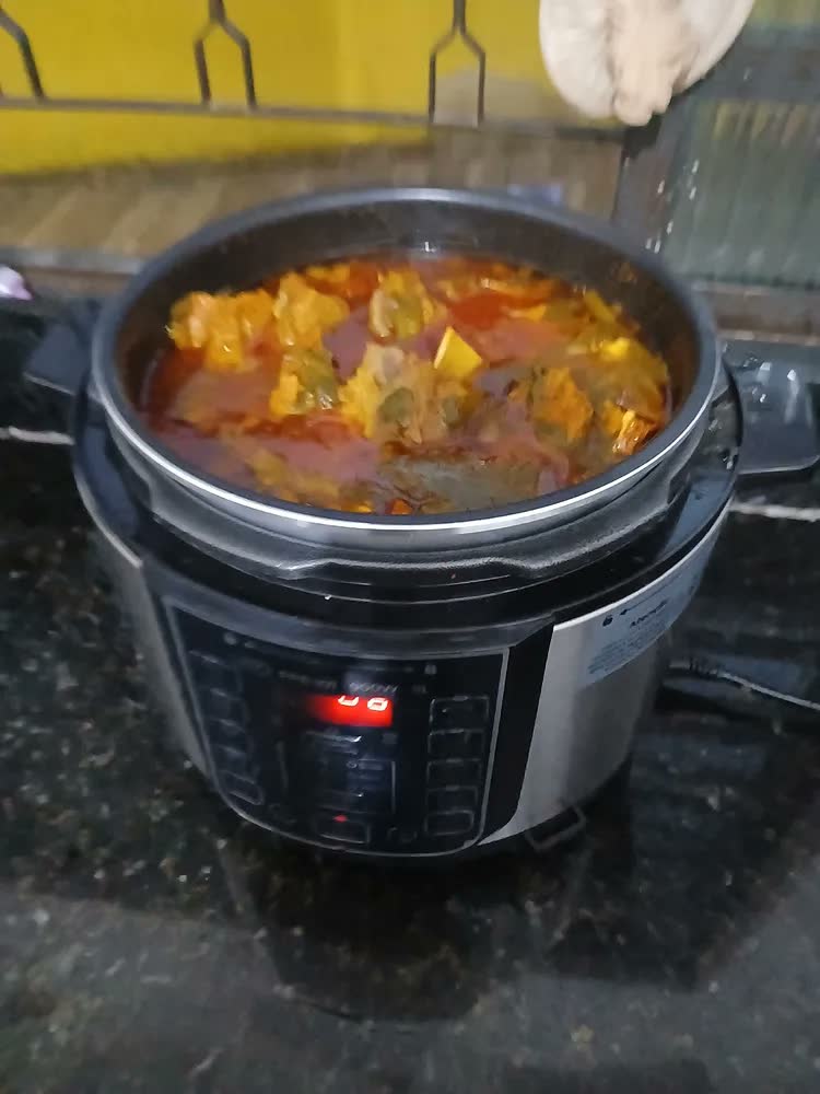 foto de Panela de Pressão Elétrica 5 Litros Aço Inox Preto Multifuncional Kian Ppe 101