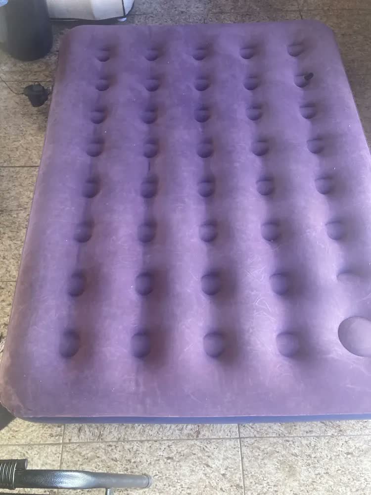foto de Compressor Bomba de Ar Portátil Elétrica Para Encher e Esvaziar Colchão Inflável Piscina Boias Bivolt Manevox Não é Recarregavél