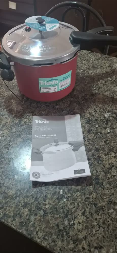 foto de Panela De Pressão 4,5 Litros Fechamento Externo Paprica