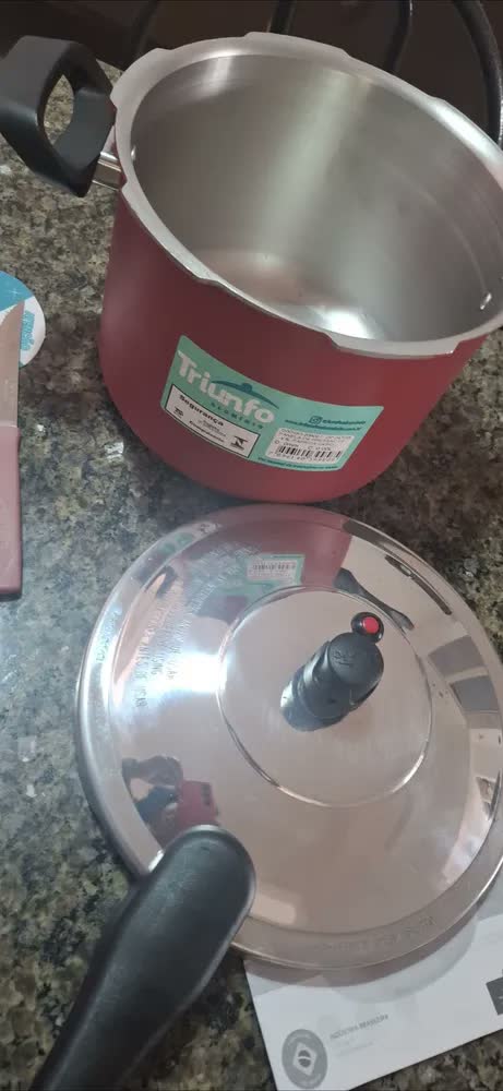 foto de Panela De Pressão 4,5 Litros Fechamento Externo Paprica