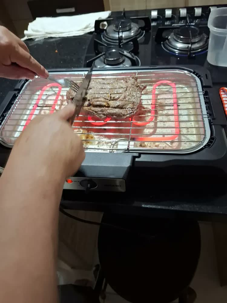 foto de Churrasqueira Elétrica 1800w 8 Níveis Portátil De Mesa