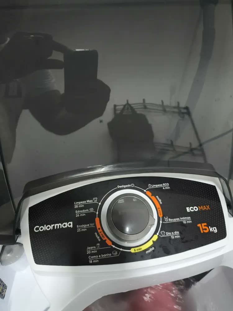 foto de Tanquinho Colormaq 15kg Semiautomática Preto Para Roupa