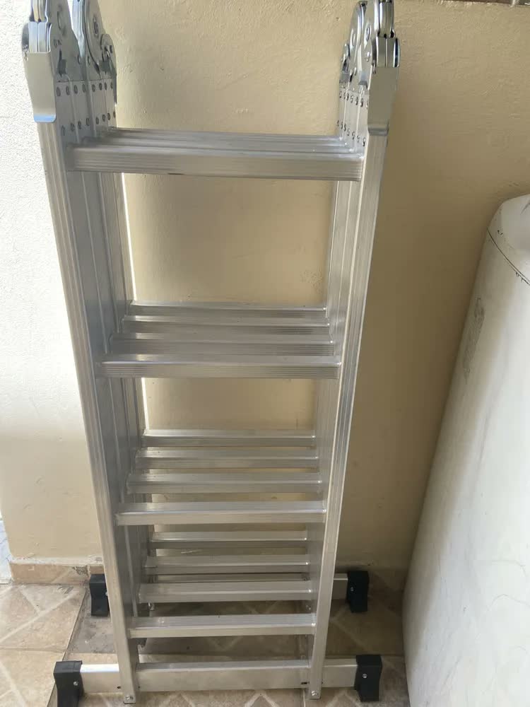 foto de Escada Articulada Alumínio 4x4 16 Degraus - Prime