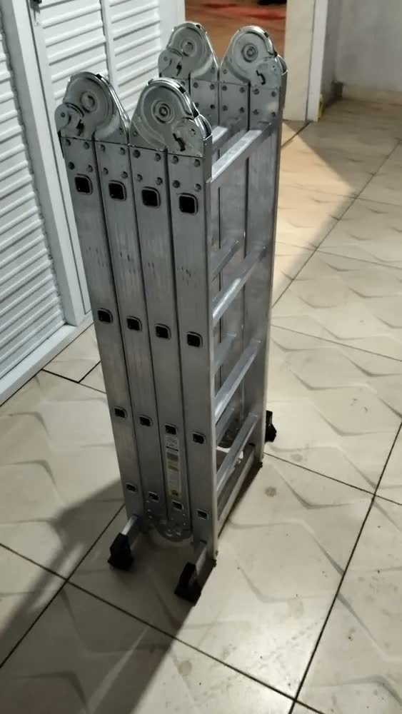 foto de Escada Articulada Alumínio 4x4 16 Degraus - Prime