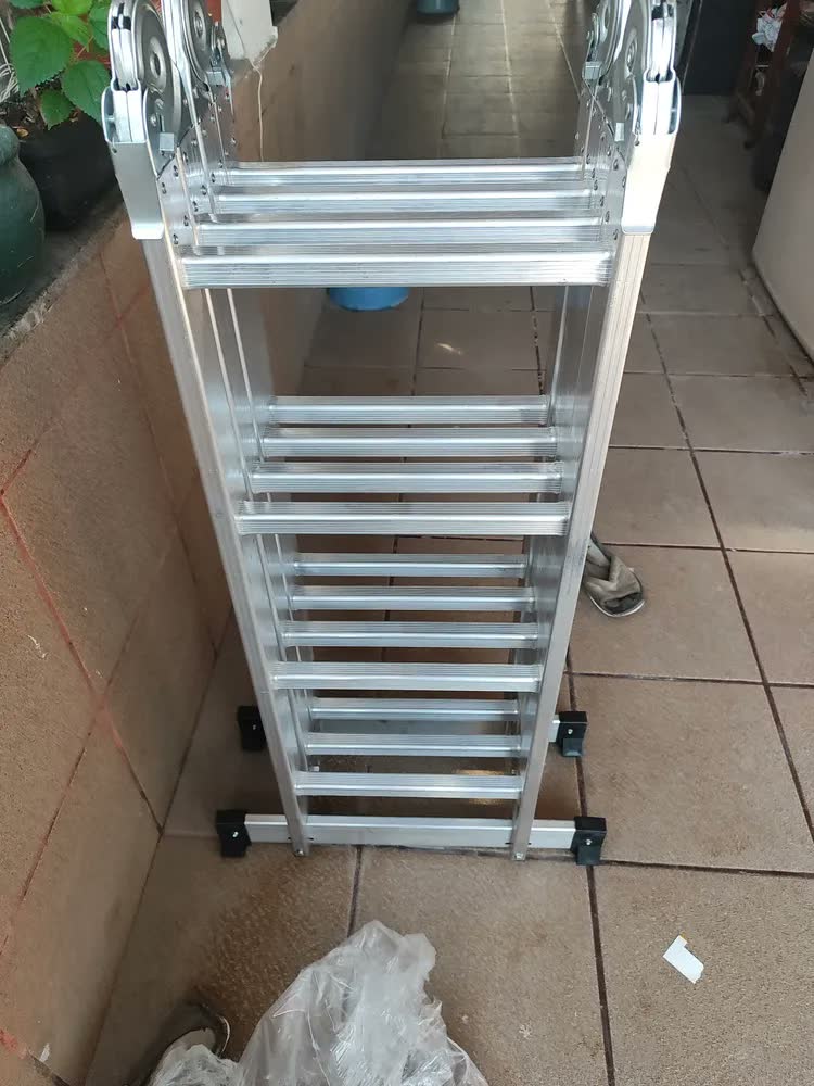 foto de Escada Articulada Alumínio 4x4 16 Degraus - Prime