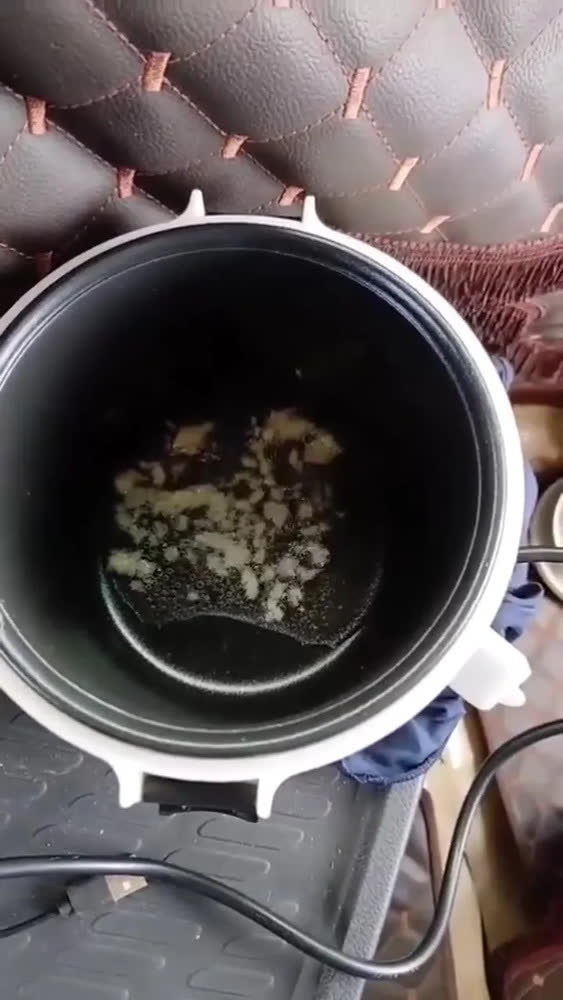 foto de Panela Elétrica de Arroz Portátil para Carro 1L - Branca