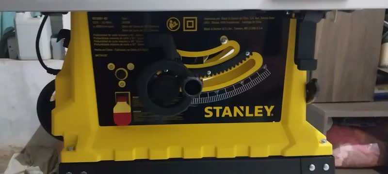 foto de Serra Circular Bancada 10pol 2000w Com Disco Sst2001 Stanley