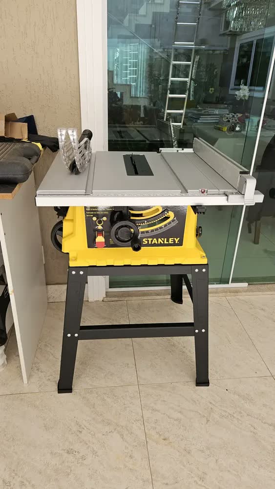 foto de Serra Circular Bancada 10pol 2000w Com Disco Sst2001 Stanley