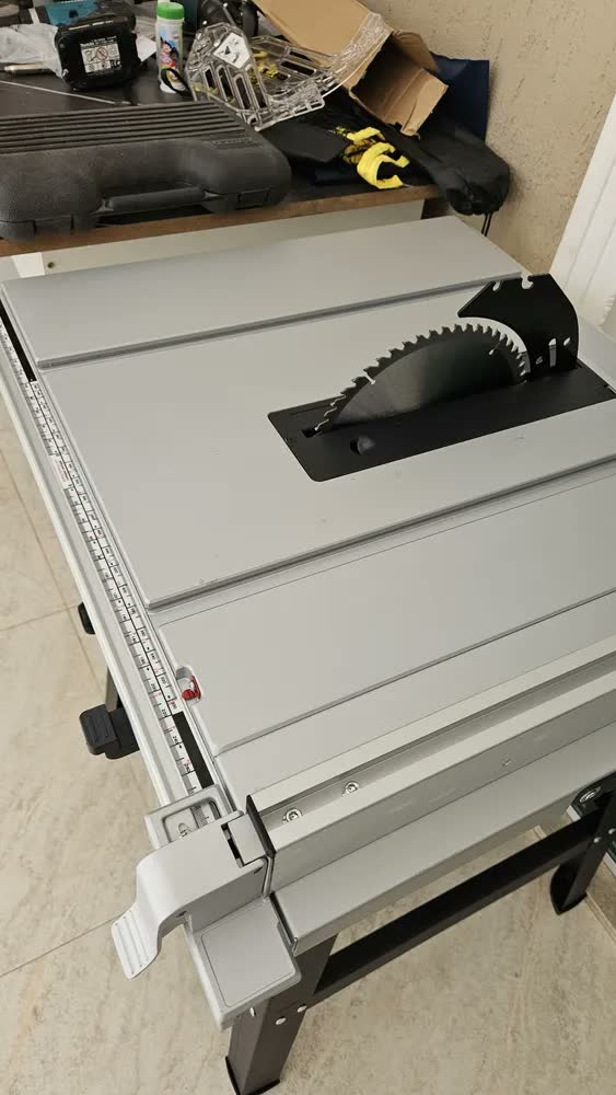 foto de Serra Circular Bancada 10pol 2000w Com Disco Sst2001 Stanley